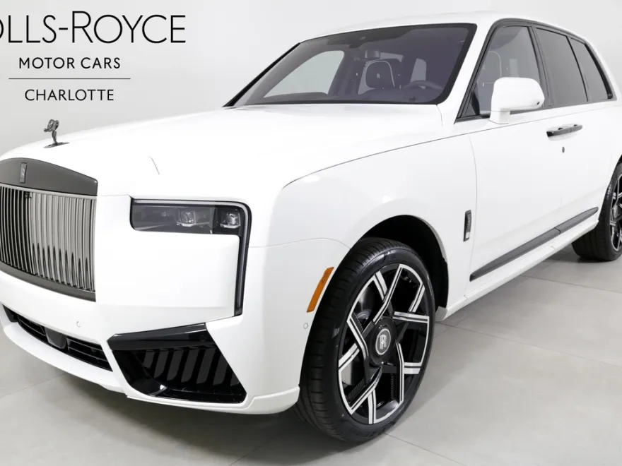 2025 Rolls Royce Cullinan Black Badge photo 1