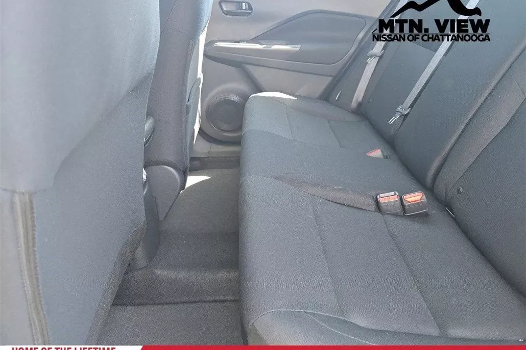 2025 Nissan Kicks Play S photo 1