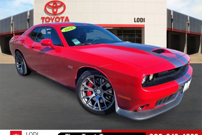 2016 Dodge Challenger SRT8 392 photo 1