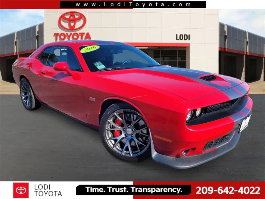 2016 Dodge Challenger SRT8 392 photo 1