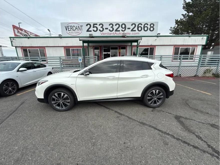 2019 Infiniti QX30 Luxe Sport photo 1