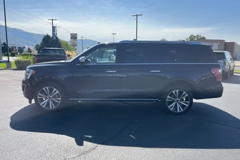 2021 Ford Expedition MAX Platinum photo 1
