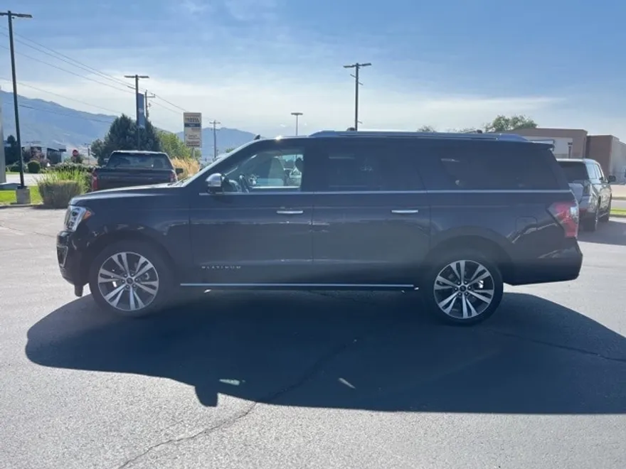 2021 Ford Expedition MAX Platinum photo 1