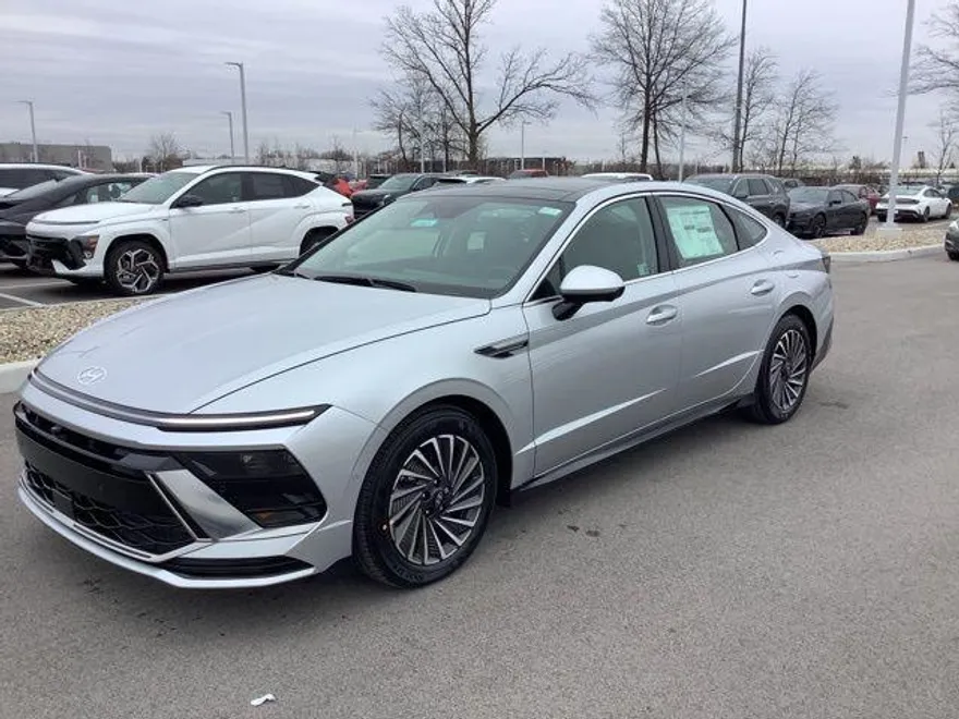 2025 Hyundai Sonata Hybrid Limited photo 1