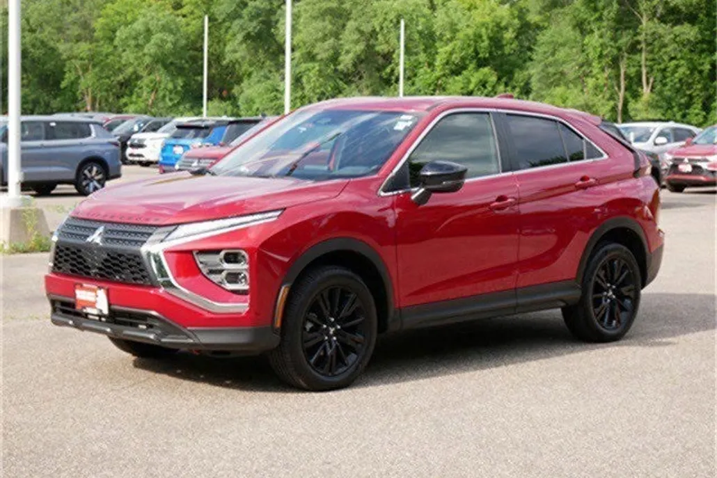 2024 Mitsubishi Eclipse Cross LE photo 1
