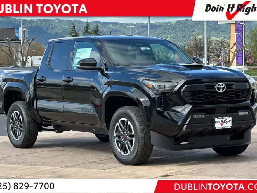 2025 Toyota Tacoma photo 1