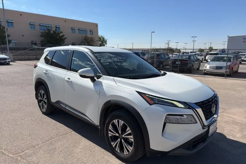 2022 Nissan Rogue SV photo 1