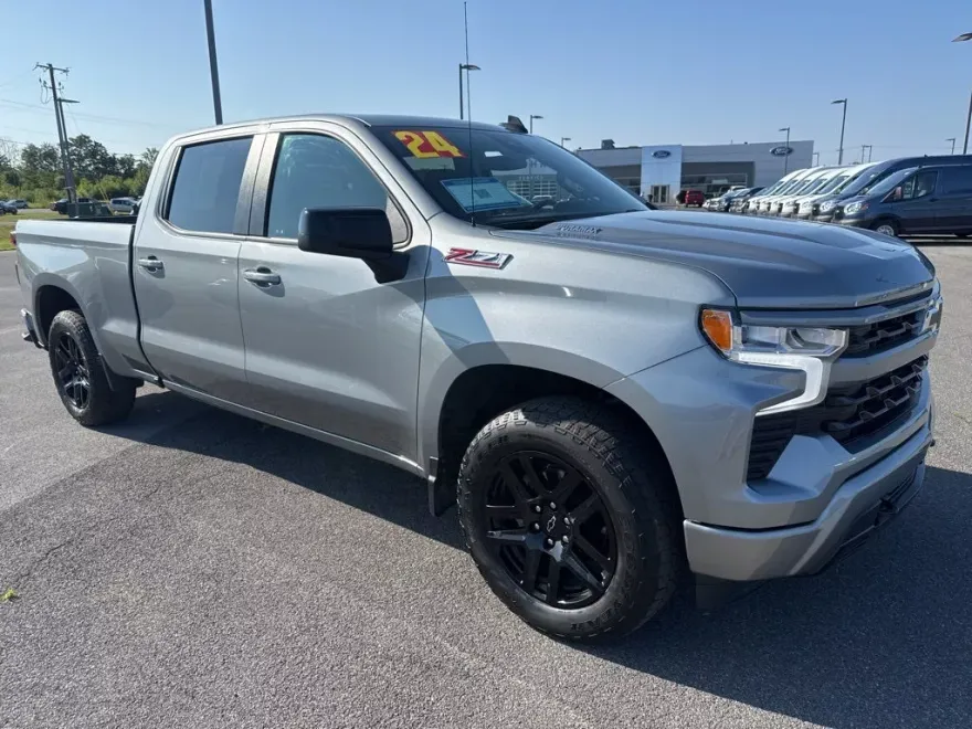 2024 Chevrolet Silverado 1500 RST photo 1