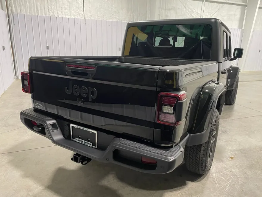 2025 Jeep Gladiator Sport S photo 1