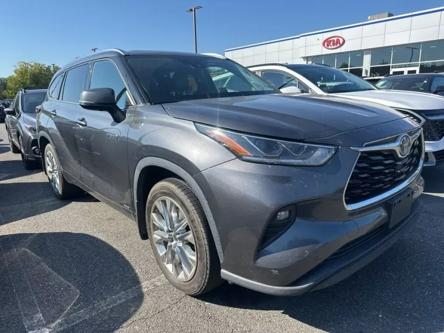 2021 Toyota Highlander Hybrid Limited photo 1