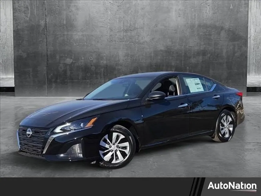 2025 Nissan Altima S photo 1