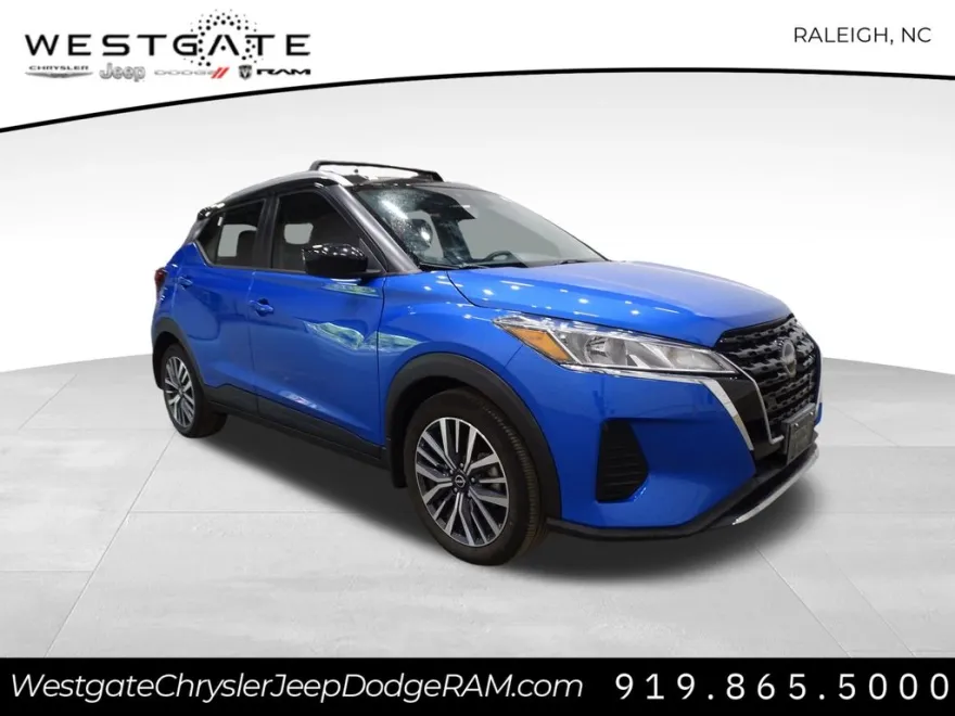2022 Nissan Kicks SV photo 1