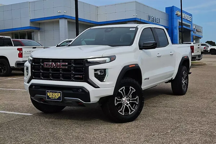2024 Gmc Canyon AT4 photo 1