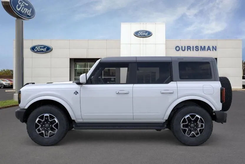 2025 Ford Bronco Outer Banks photo 1