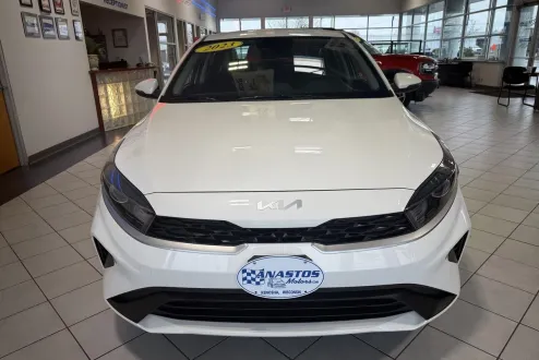 2023 Kia Forte LXS photo 2