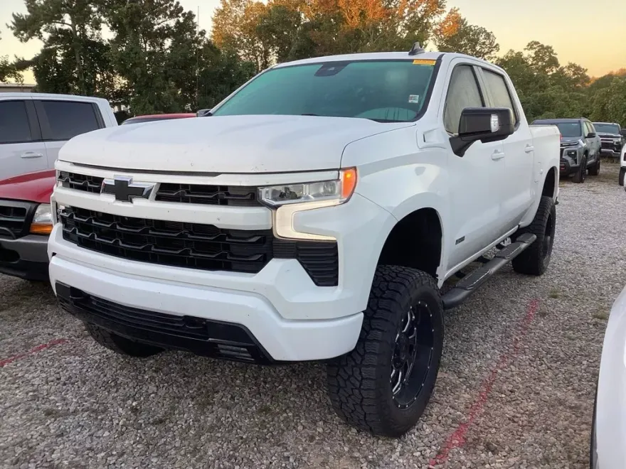 2023 Chevrolet Silverado 1500 RST photo 1