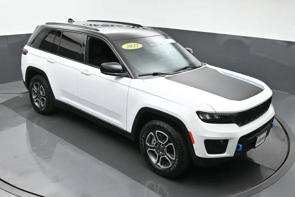2022 Jeep Cherokee Trailhawk 4xe photo 1