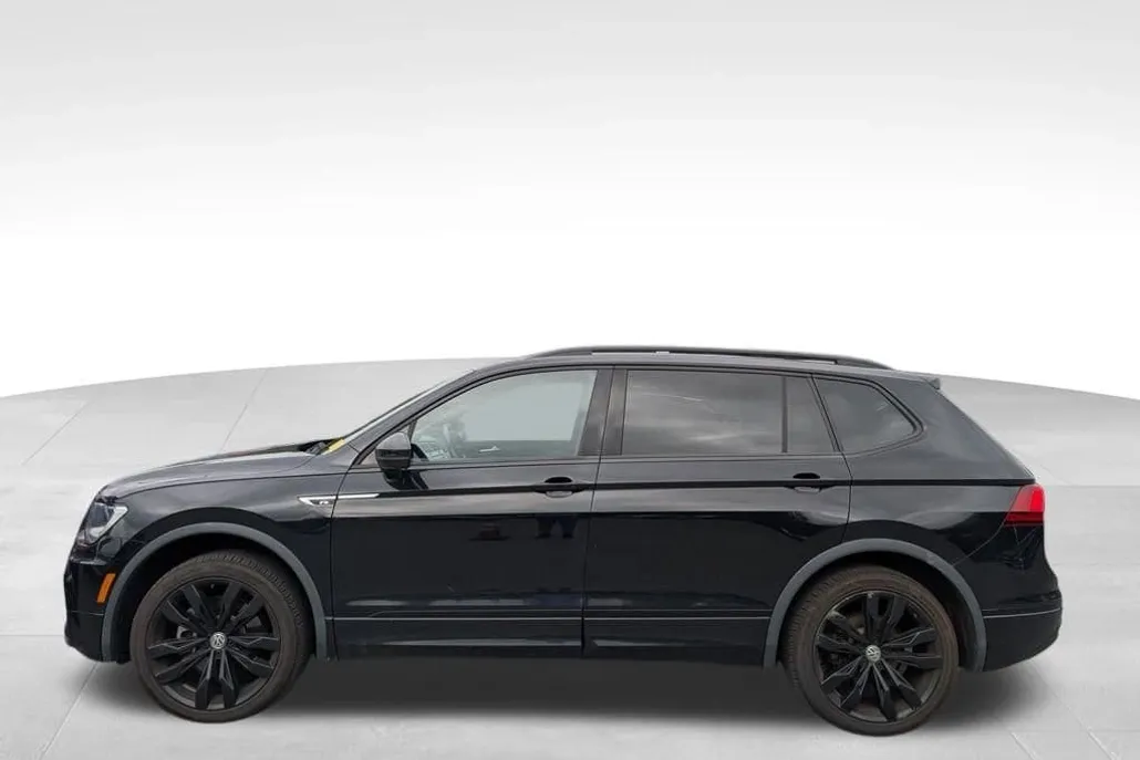 2021 Volkswagen Tiguan SE photo 1