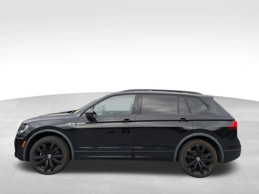 2021 Volkswagen Tiguan SE photo 1