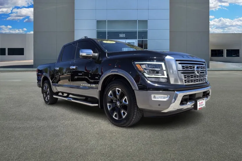 2020 Nissan Titan Platinum Reserve photo 1