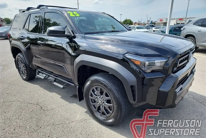 2025 Toyota 4Runner SR5 4WD photo 1