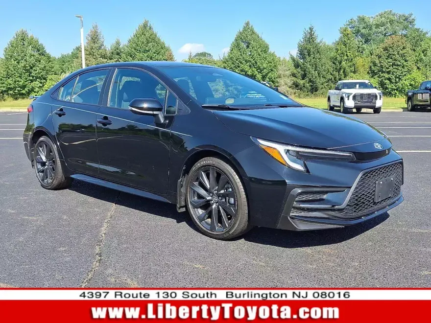 2023 Toyota Corolla SE photo 1