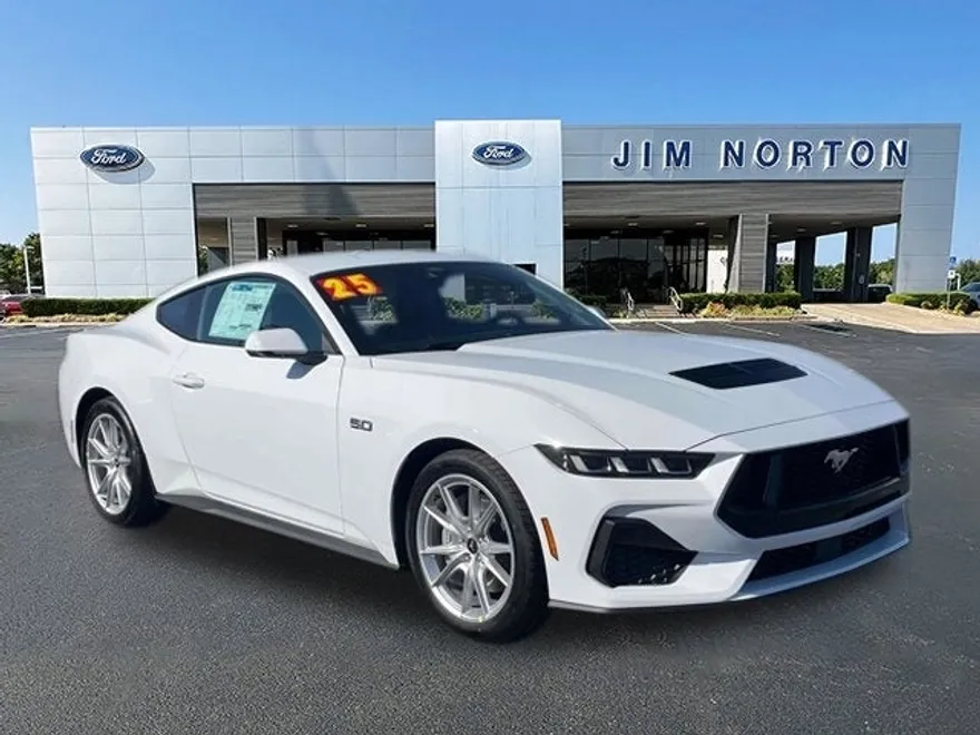 2025 Ford Mustang GT Premium photo 1