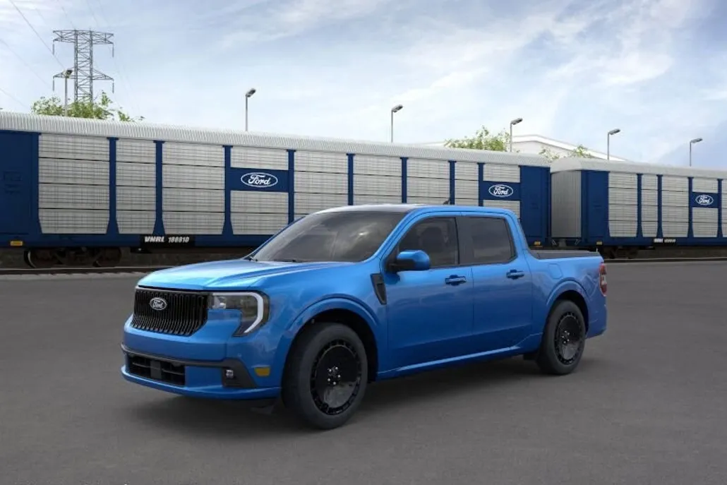 2025 Ford Maverick photo 1