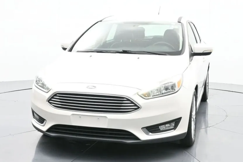2015 Ford Focus Titanium photo 1