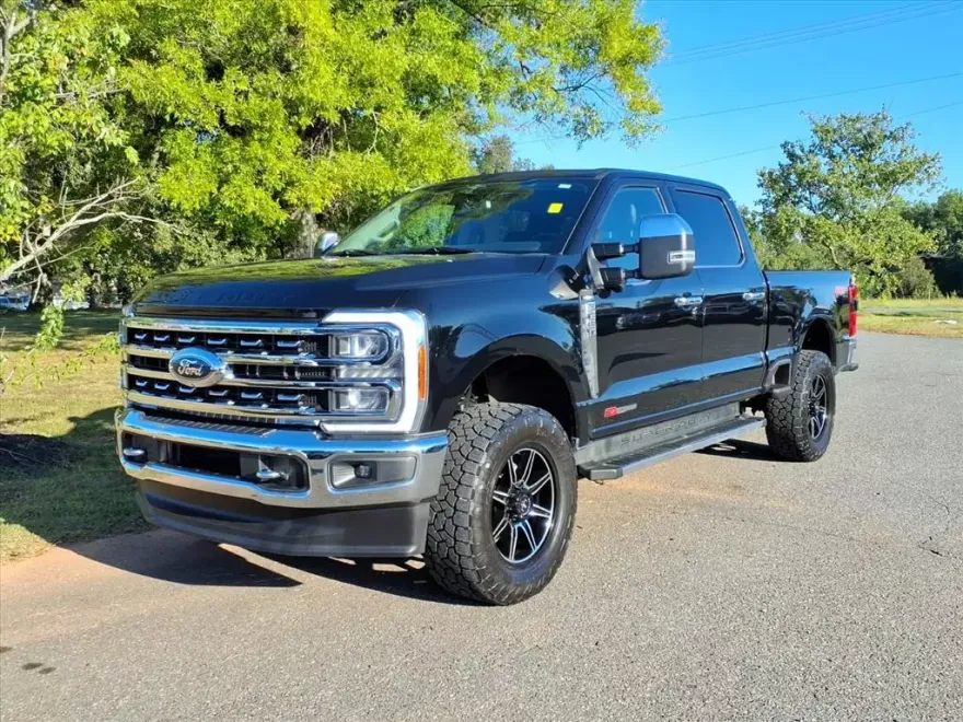 2023 Ford F-350 Lariat photo 1