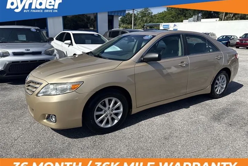 2011 Toyota Camry photo 1