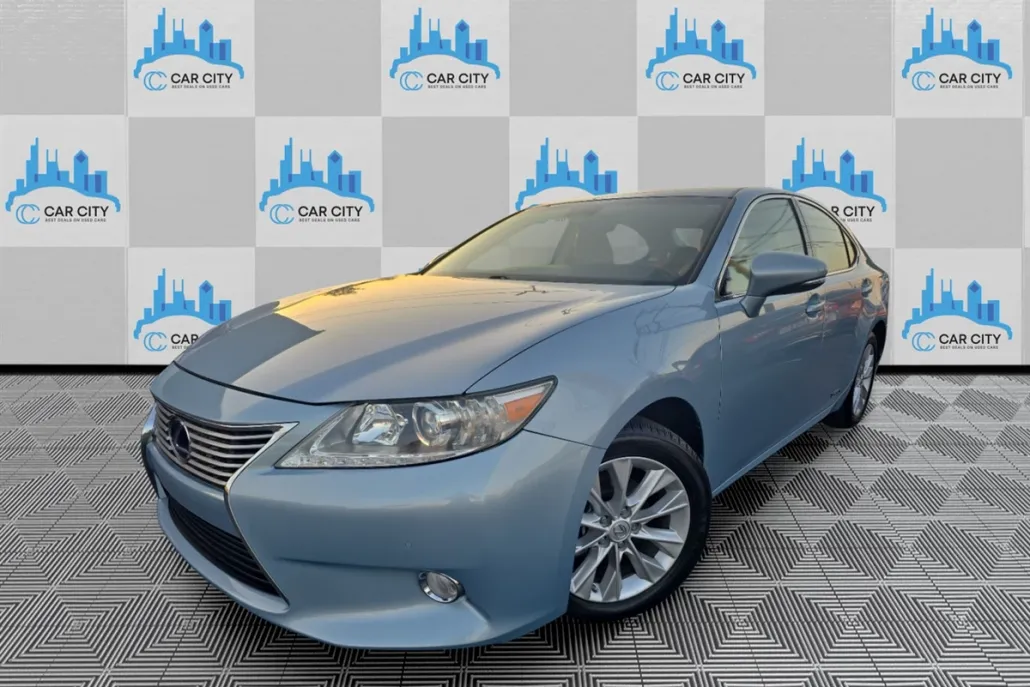2013 Lexus ES 300h photo 1