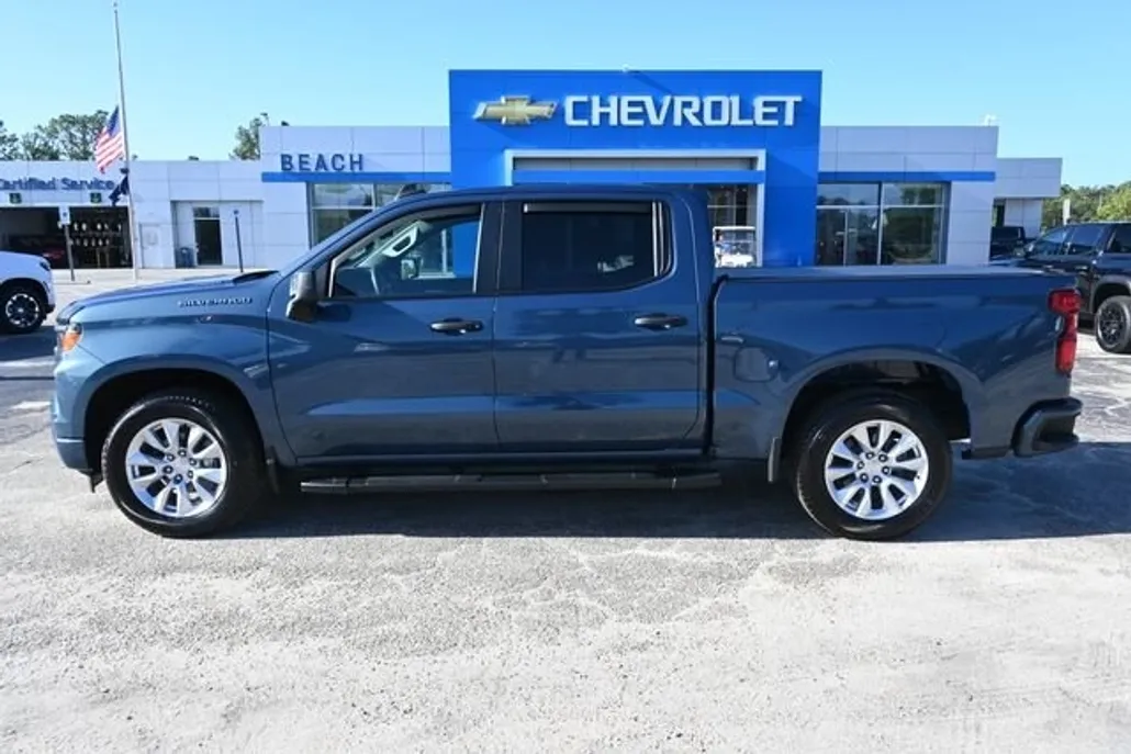 2024 Chevrolet Silverado 1500 Custom photo 1