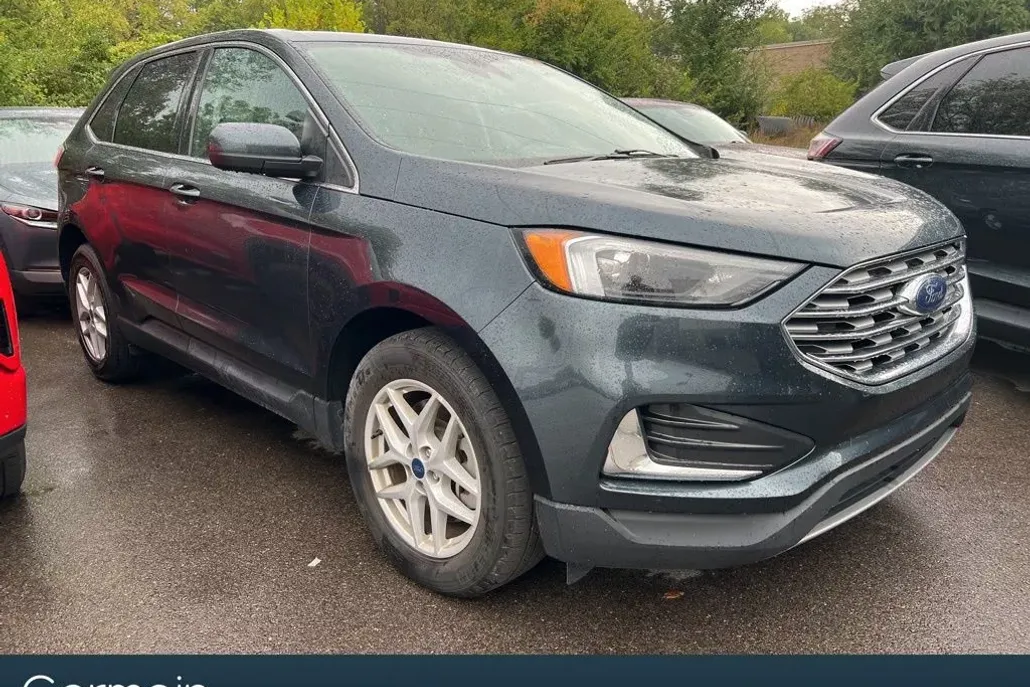 2022 Ford Edge SEL photo 1