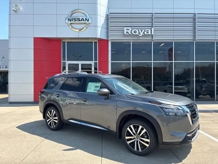 2025 Nissan Pathfinder SL photo 1