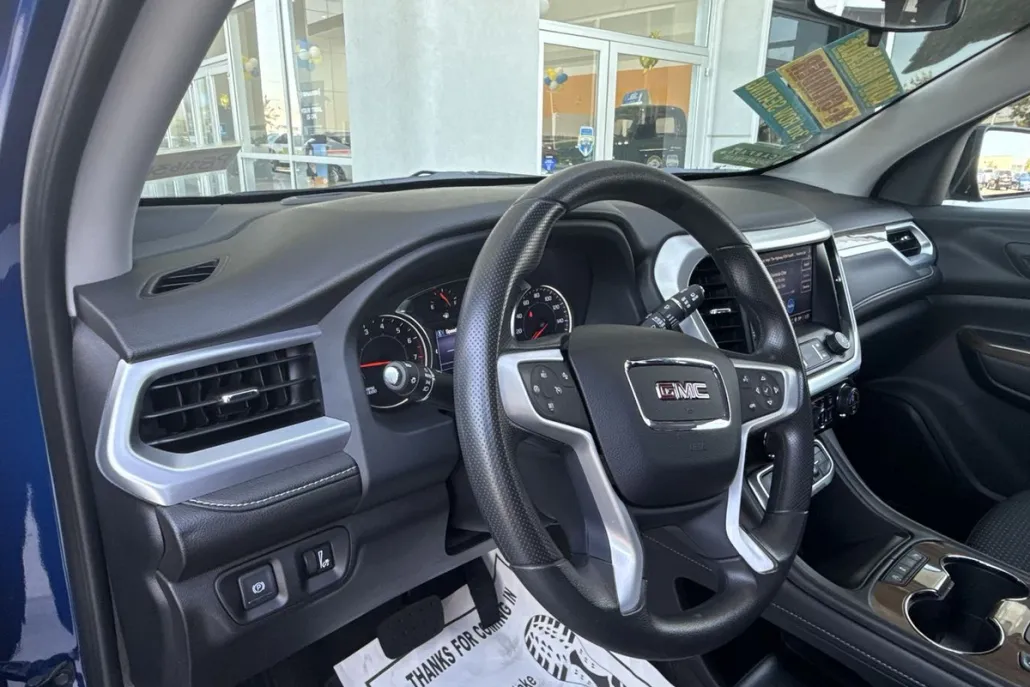 2023 Gmc Acadia SLE photo 1