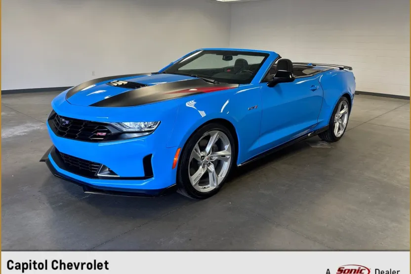 2022 Chevrolet Camaro LT1 photo 1