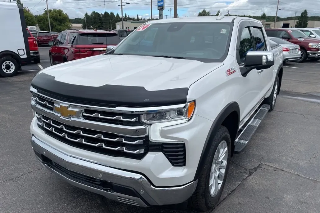 2024 Chevrolet Silverado 1500 LTZ photo 1