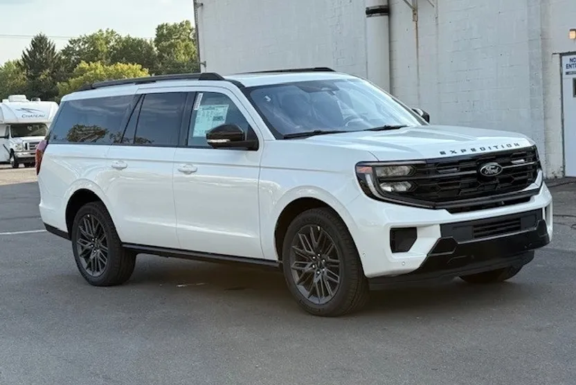 2025 Ford Expedition MAX Platinum photo 1