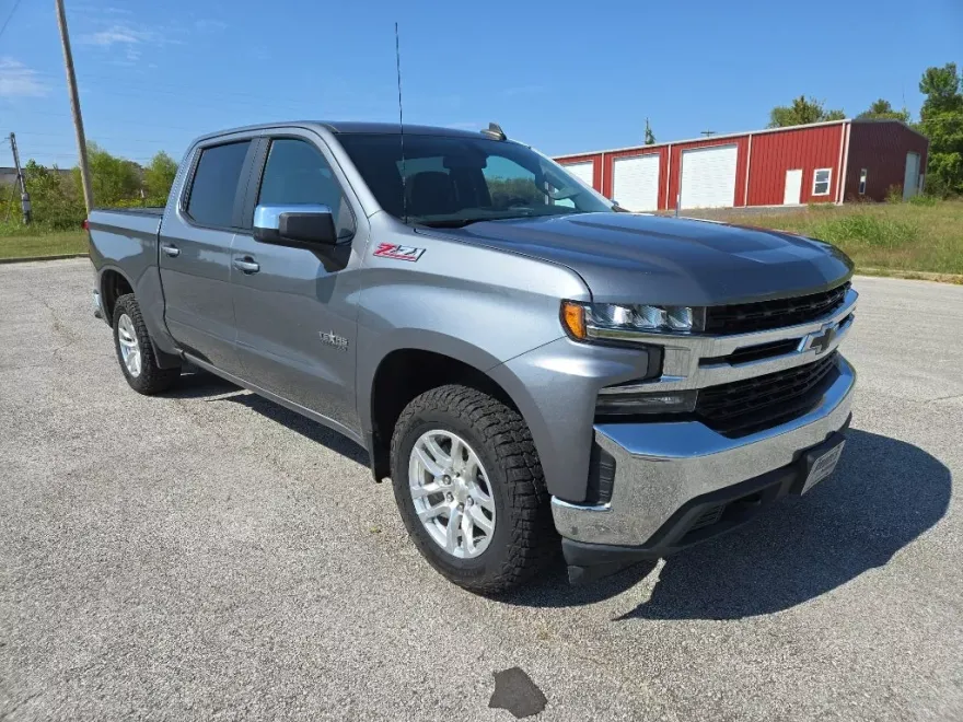 2019 Chevrolet Silverado 1500 LT photo 1