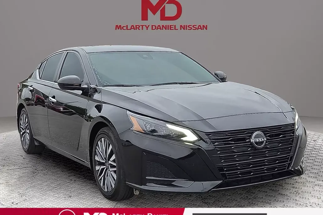 2024 Nissan Altima 2.5 SV photo 1