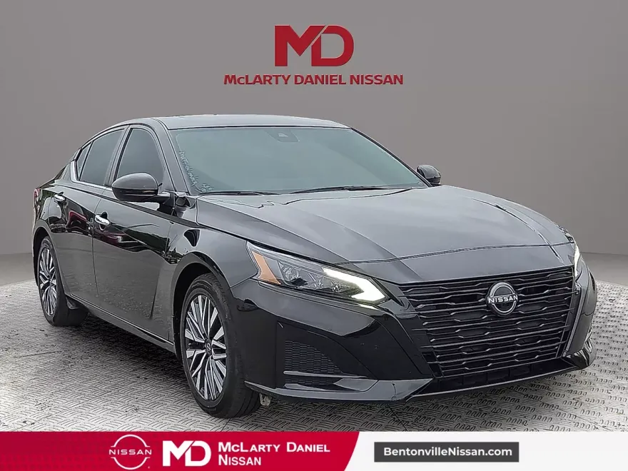 2024 Nissan Altima 2.5 SV photo 1