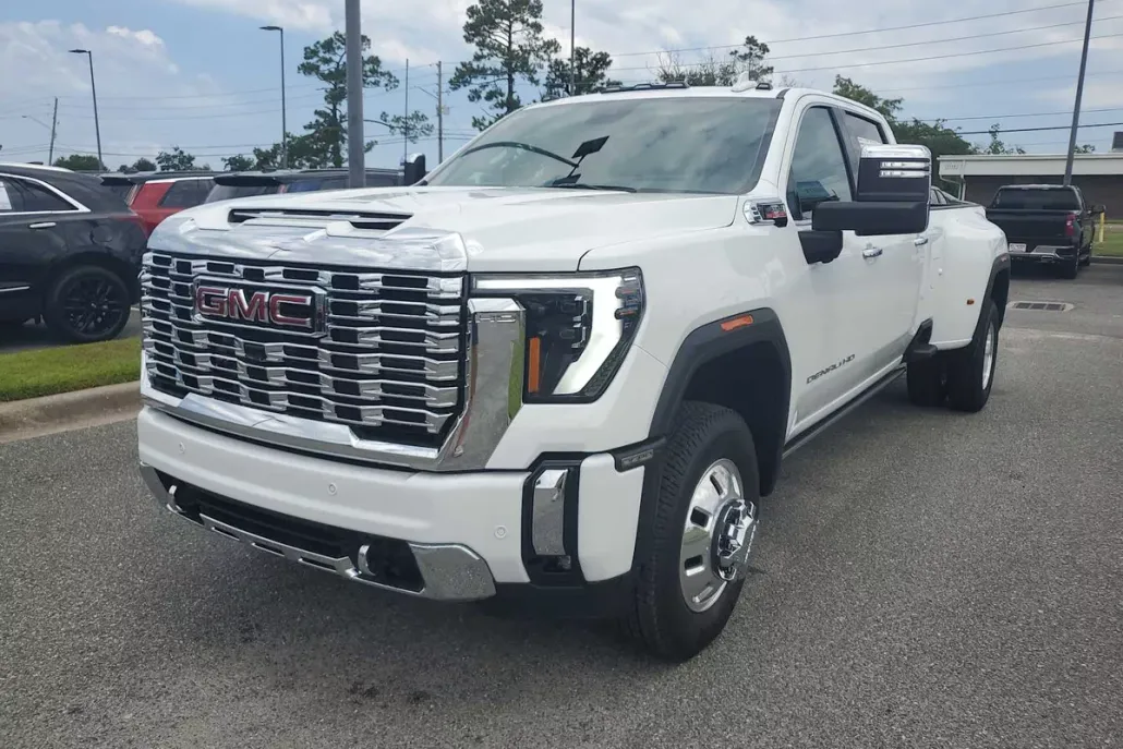 2025 Gmc Sierra 3500 HD Denali photo 1