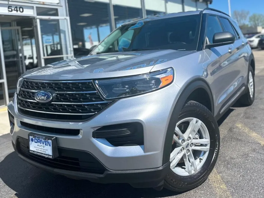 2022 Ford Explorer XLT photo 1
