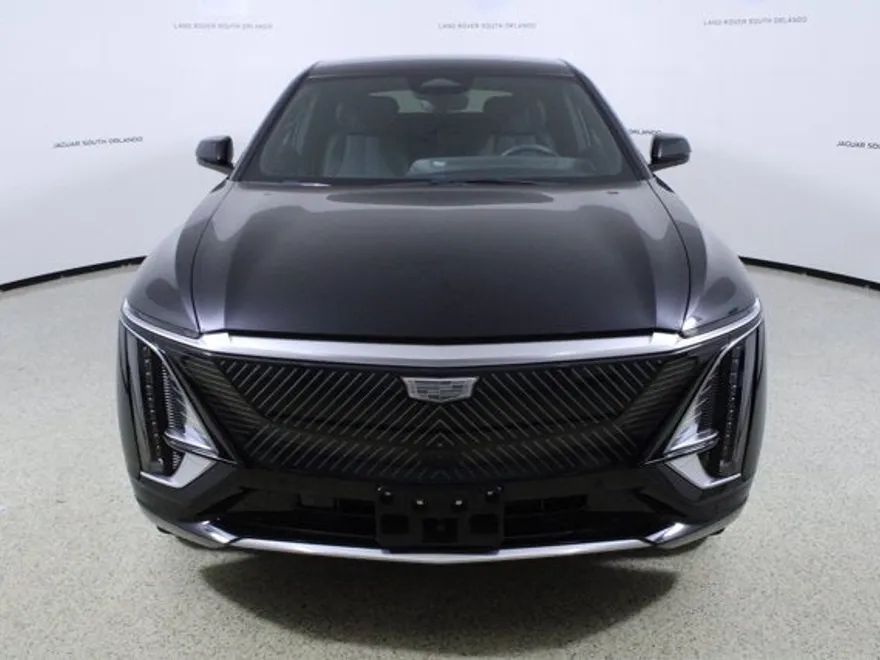 2023 Cadillac Lyriq Luxury photo 1