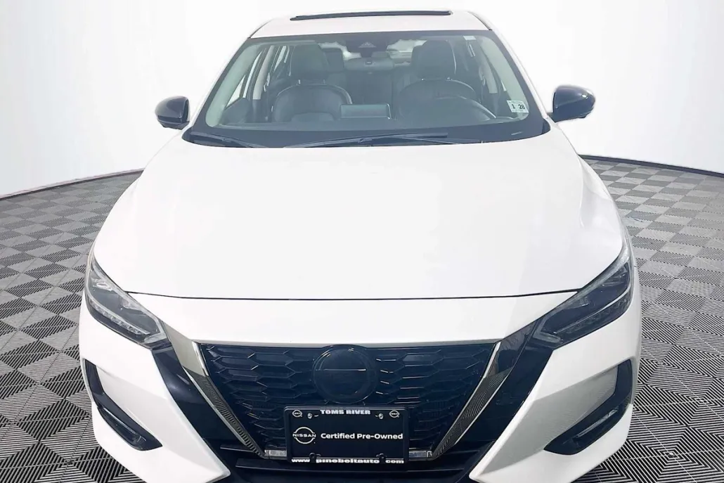 2022 Nissan Sentra SR photo 1