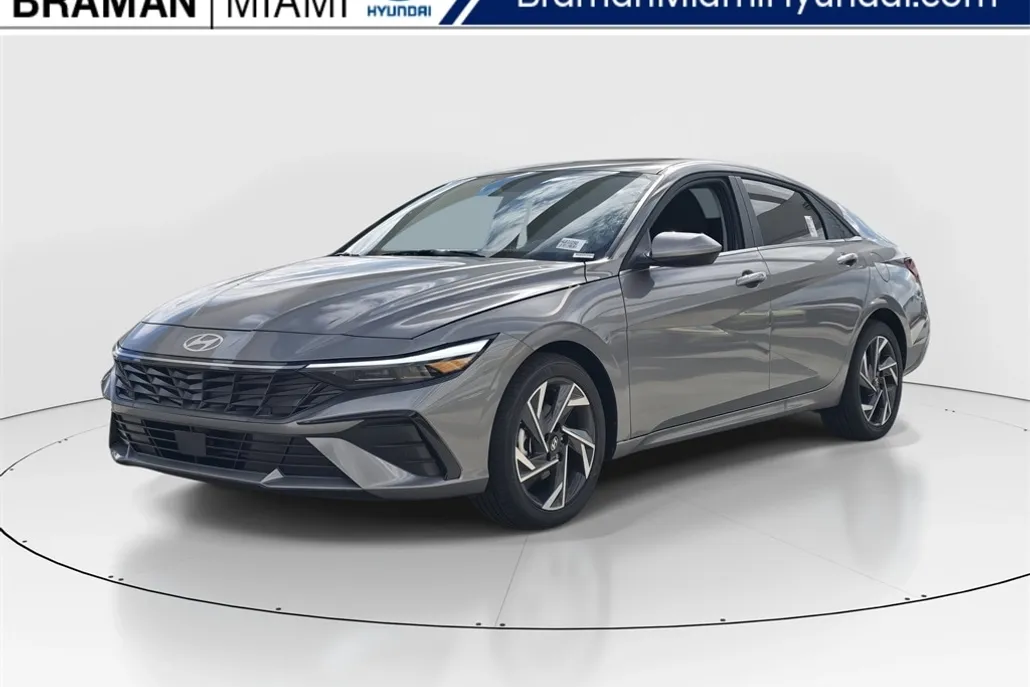 2025 Hyundai Elantra SEL Convenience photo 1