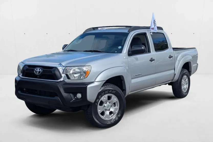 2013 Toyota Tacoma PreRunner V6 Double Cab photo 1