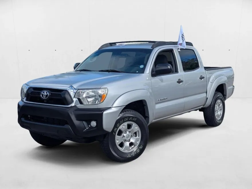 2013 Toyota Tacoma PreRunner V6 Double Cab photo 1