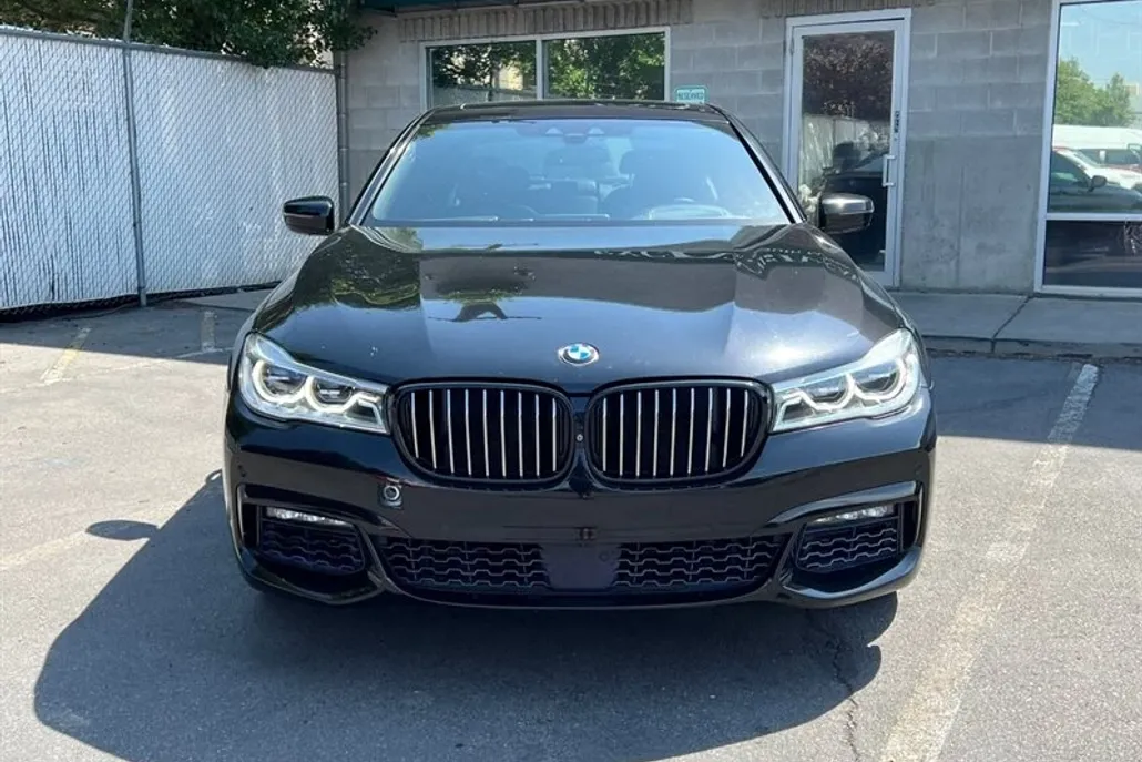2018 Bmw 750i / B7 xDrive Sedan photo 1